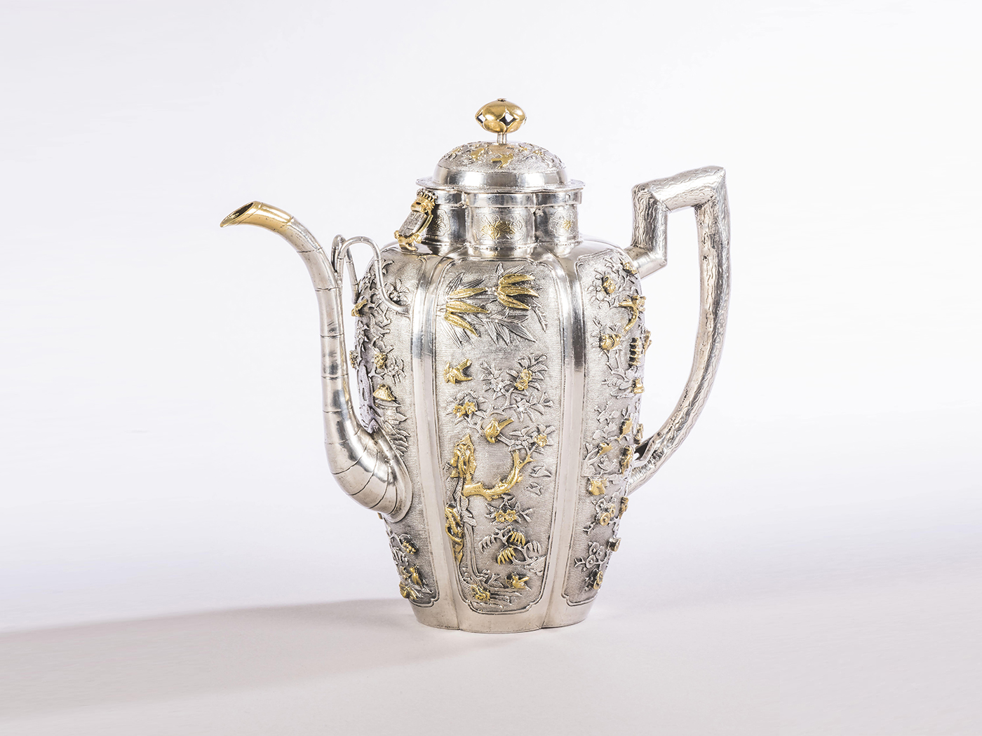 Ewer with landscapes and plants